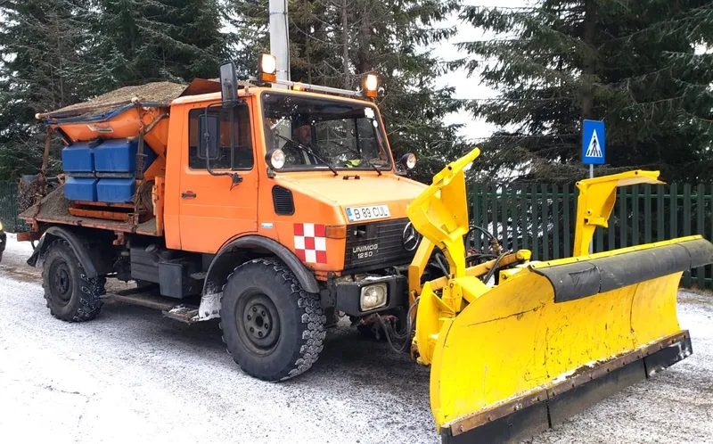 Acțiuni de deszăpezire și de combatere a poleiului pe drumurile județene