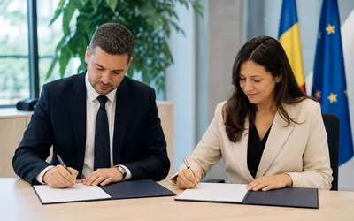 InfoCons și Universitatea Româno‑Americană încheie parteneriat în cadrul proiectului ProEduHub pentru facilitarea accesului tinerilor din diaspora la învățământul din România