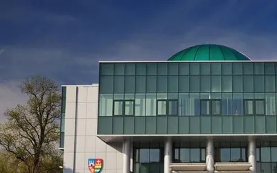 Stație de încărcare electrică pe „Drumul Regelui”