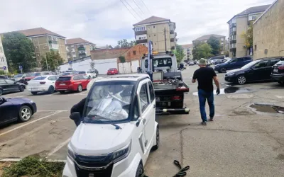 Autovehicul considerat abandonat, ridicat de pe domeniul public în Oradea