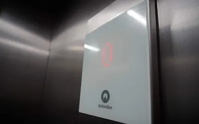 Primarul Sectorului 3 mizează pe eficiența energetică. Lifturi noi și moderne la blocurile din Sectorul 3