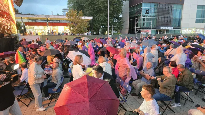 Ploaia întrerupe a doua seară a Festivalului Național „Mamaia” 2026; spectacolul „Tradiția ne unește” reprogramat pentru 28 august