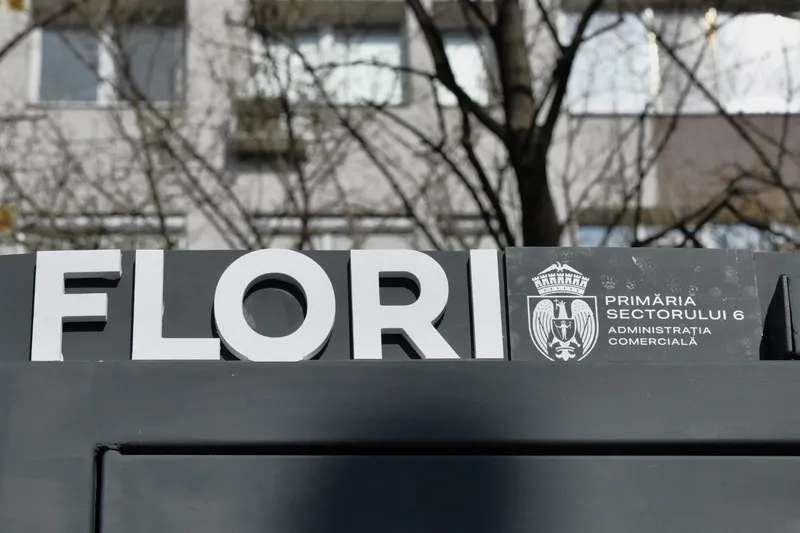 Concept unic în România: chioșcuri de flori, cu pereți din sticlă, pe străzile Sectorului 6. Primele trei au fost montate azi