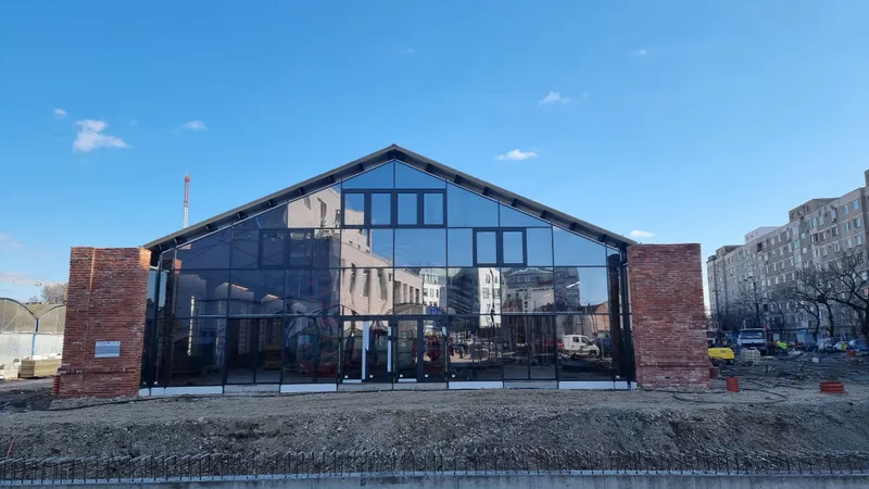 Reconstrucția halei de la Piața Cetate se apropie de finalizare