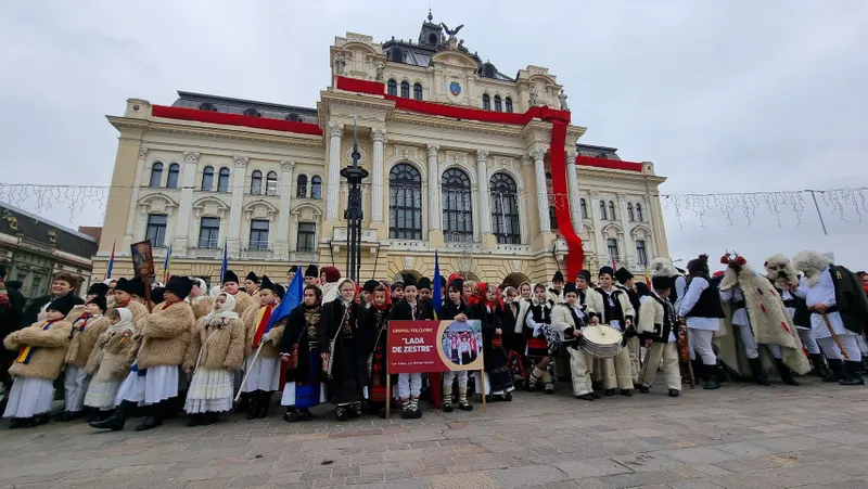 Viceprimarul Antonia Nica a primit colindătorii festivalului „Asta-  i datina străveche”
