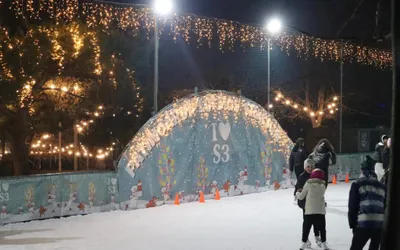 S-a deschis „Patinoarul lui Moș Crăciun” în parcul „Alexandru Ioan Cuza”  din Sectorul 3 !