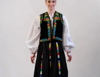 Costum fată CODRENESC TRADIȚIONAL