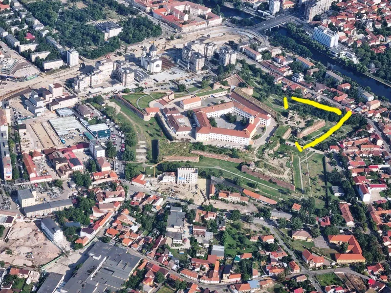 Reabilitarea Cetății Oradea continuă cu consolidarea și restaurarea  zidurilor Bastionului Aurit și a curtinei estice