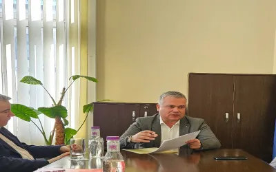 Adrian-Ioan Veştea a convocat o şedinţă pe tema implementării proiectului PNRR „Crearea unei rețele de hub-uri a competențelor digitale în bibliotecile din Brașov”