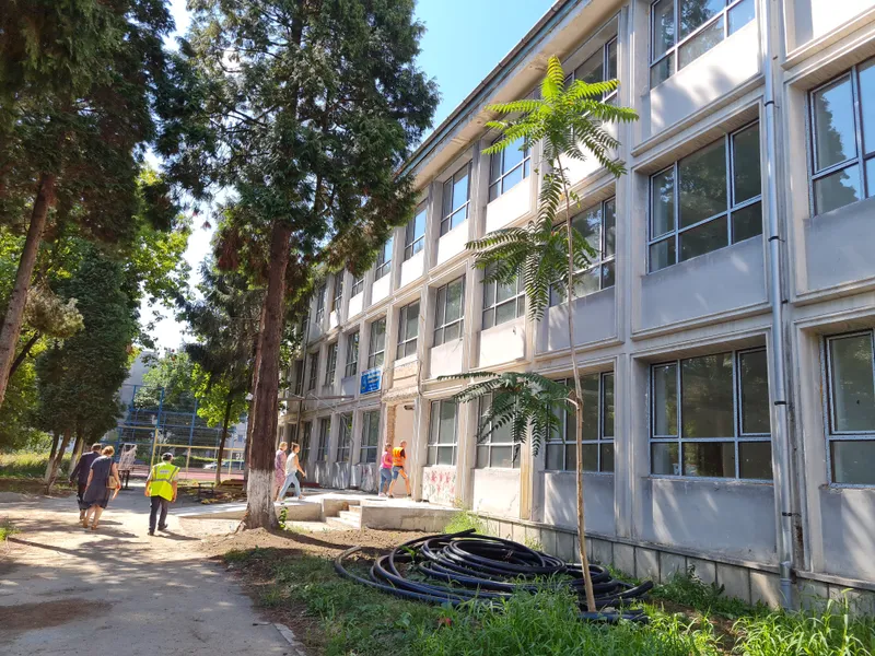 Lucrările de reabilitare și modernizare a Școlii Gimnaziale ,,Andrei Șaguna” Deva avansează