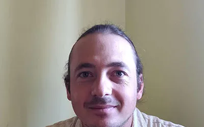 Arta lui Călin de la Atelierul de sculptură Stefi LemnArt făurită cu dalta, cu ciocanul și cu sufletul