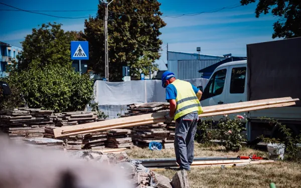 Au început lucrările de reabilitare a monumentului Aurel Vlaicu la Aeroportul Transilvania Târgu Mureș