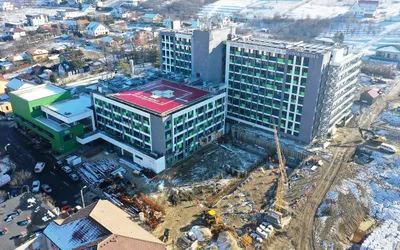 Lucrări în grafic la parking-ul și ambulatoriul Spitalului  Județean, de pe strada Gheorghe Doja