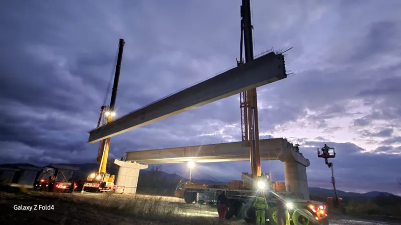 Primele grinzi la viaductele de pe Centura Beiuș