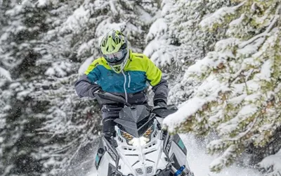 SNOWMOBILE POLARIS SWITCHBACK ASSAULT