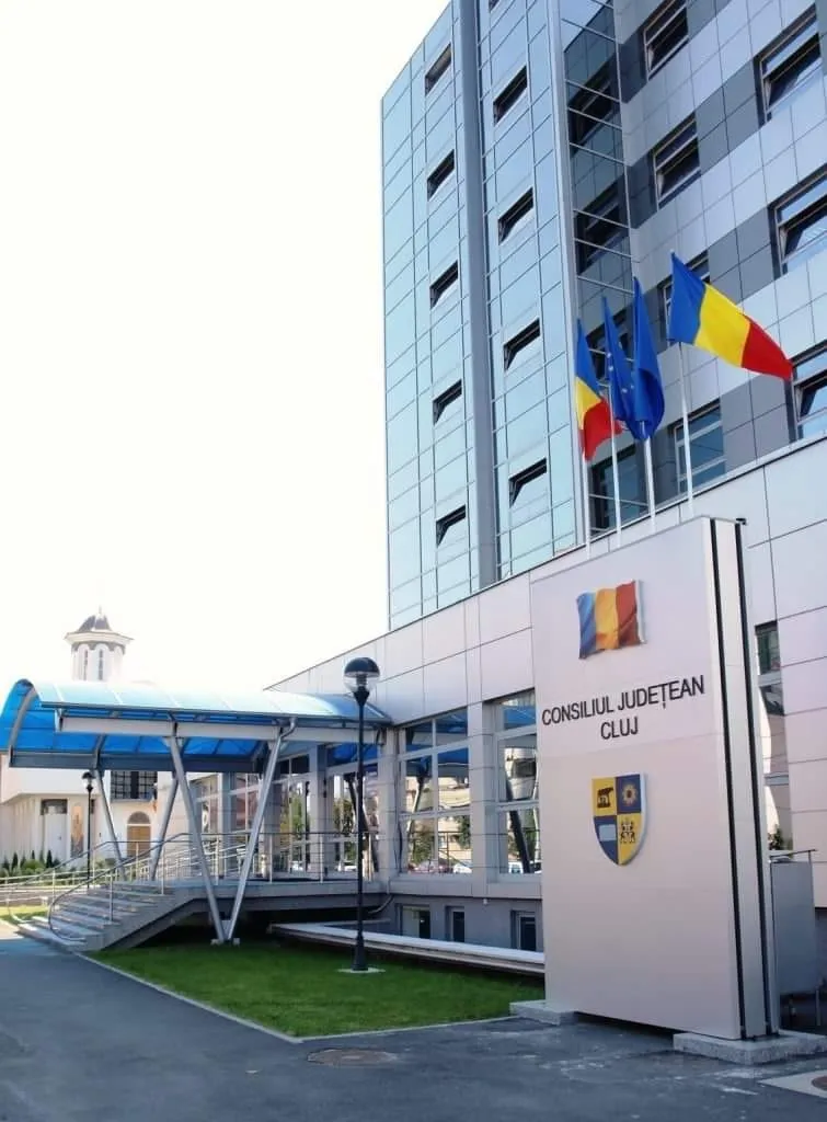 25 de noi microbuze electrice pentru elevii clujeni, din fonduri nerambursabile