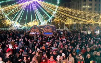 SĂRBĂTORI FERICITE LA TÂRGUL DE CRĂCIUN BUCUREŞTI CU CINCI ZILE DE CONCERTE LIVE ÎN PIAŢA CONSTITUŢIEI, ÎNTRE 22 ŞI 26 DECEMBRIE