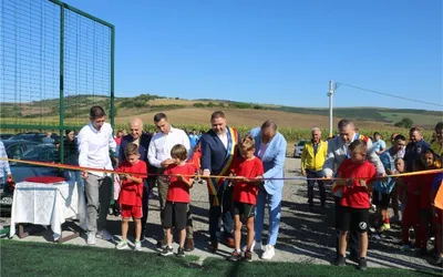 Inaugurare noua bază sportivă în localitatea Morești