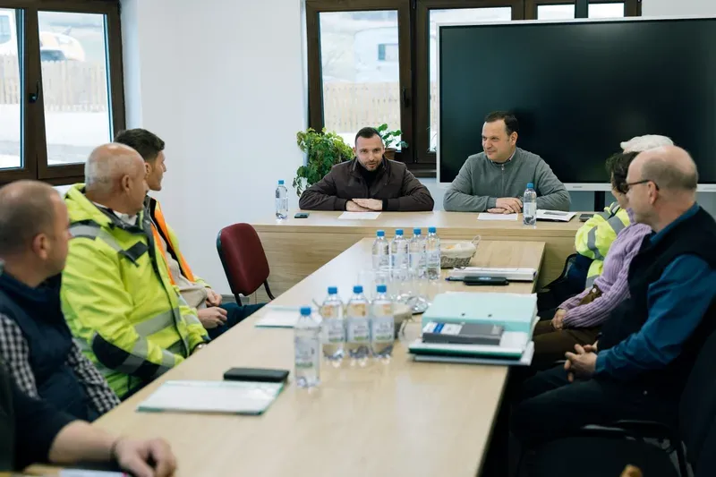 Reabilitarea a peste 48 de km de drumuri județene în zona Odorhei intră în linie dreaptă; finanțare UE depășește 110 milioane lei