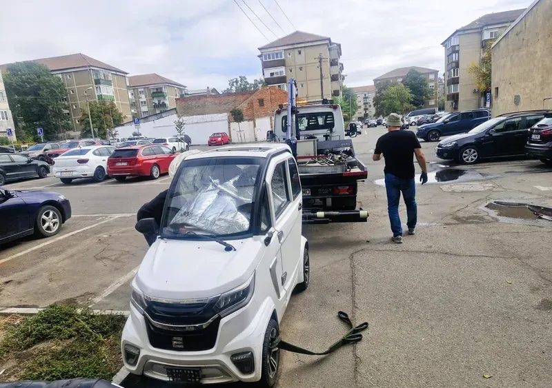 Autovehicul considerat abandonat, ridicat de pe domeniul public în Oradea