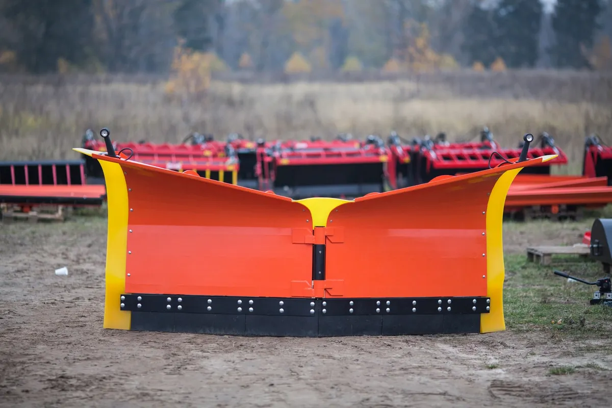 Plug de zăpadă model V lungime 2,8 metri