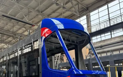 Oradea investește în mobilitate urbană: 9 tramvaie noi și 30 de autobuze electrice  vor moderniza transportul public