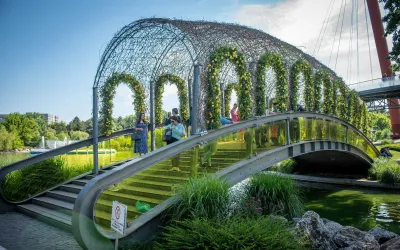 Peste 100.000 de vizitatori la West Side Flower Fest.  Cel mai mare festival de flori din România, în cifre