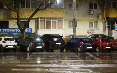 SECTORUL 2 SE ELIBEREAZĂ DE MAŞINILE PARCATE ILEGAL CE PUN ÎN PERICOL SIGURANȚA OAMENILOR