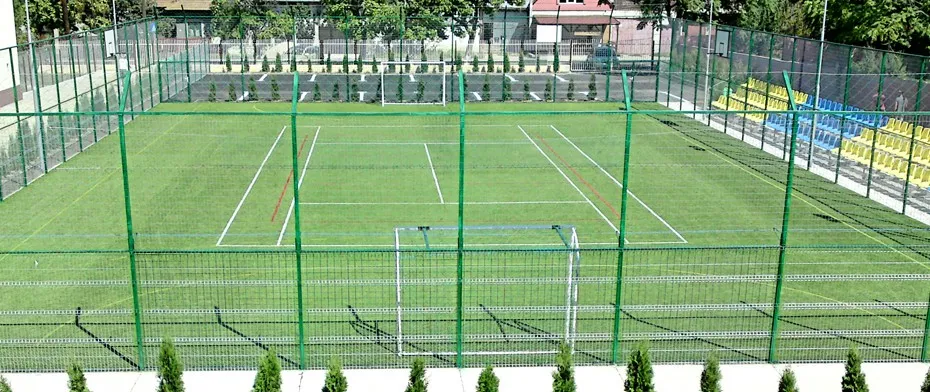 Confectii metalice - executie gard metalic pentru  terenuri de sport