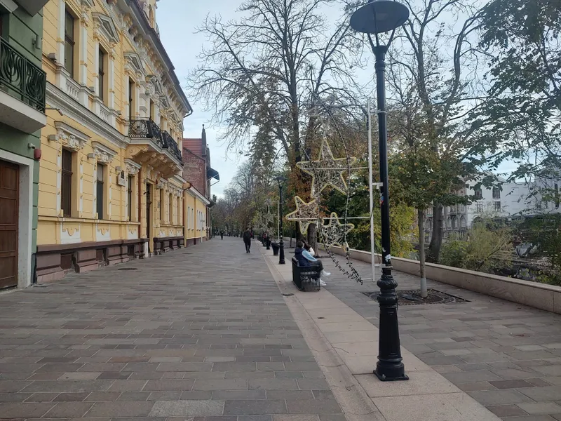 Iluminatul de sărbători va înfrumuseța orașul până la Bobotează