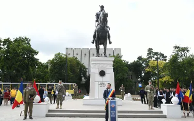 Statuia restaurată a marelui voievod Mihai Viteazul tronează de  azi în piața care îi va purta numele