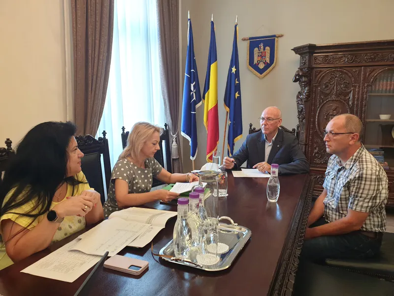 Stadiul proiectelor PNRR şi AFM aflate în implementare la nivelul autorităţii judeţene, analizat de conducerea CJ