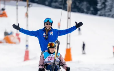 PREMIERĂ în România: prima competiție oficială de schi adaptat persoanelor cu dizabilități locomotorii a avut loc la Arena Platoș Păltiniș