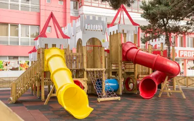 Cetatea Micilor Cavaleri – Un Loc de Joacă Inovator pentru Toate Vârstele