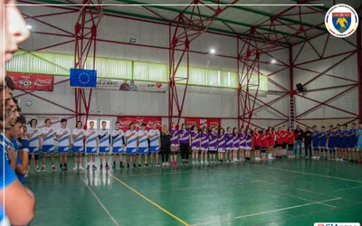 Astăzi, la Colegiul Național \"Vlaicu Vodă\" din Curtea de Argeș s-a desfășurat etapa zonală la volei masculin și feminin