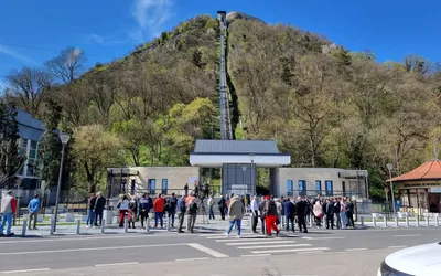 De astăzi, puteți urca cu Telecabina pe Cetatea Devei !