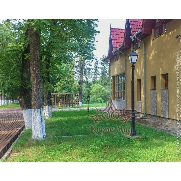 Stalp Iluminat Parc Metalic cu Ornamente Fonta VILLA-1