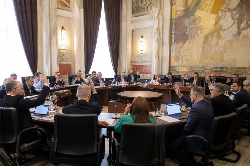 Consiliul Local Târgu Mureș aprobă modificarea bugetului, finanțarea proiectelor sportive și măsuri pentru dezvoltare urbană