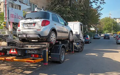 Autovehicul fără stăpân, ridicat de pe strada Traian Lalescu