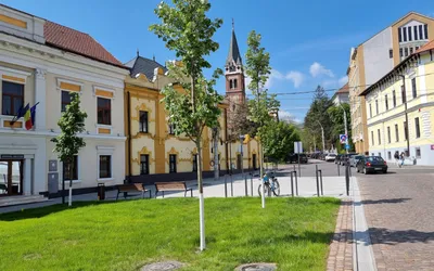 Au fost finalizate lucrările de reabilitare a Centrului Istoric al Devei!