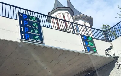 A fost finalizat sistemul de ghidaj prin LED, către parcările etajate din  Centru