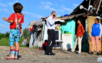 A început școala! Câți copii romi se întorc la cursuri