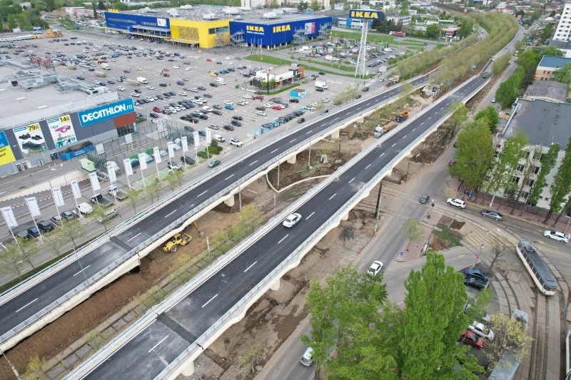 Lucrări realizate în timp record. S-au deschis pasajele rutiere din zona comercială Pallady!