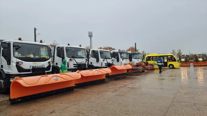 Utilajele de deszăpezire sunt pregătite pentru sezonul de iarnă