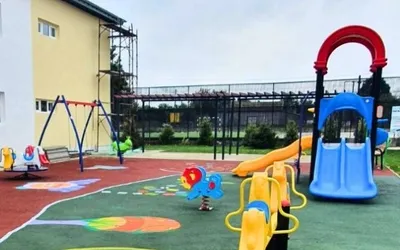 Sfaturi pentru amenajarea unui loc de joacă în școli