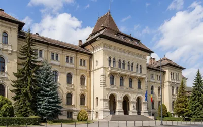 Șase oferte pentru reabilitarea Palatului Administrativ din Brașov