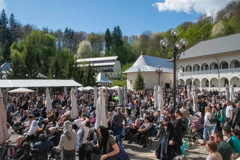 Mii de credincioși la concertele de Paște ,,Lumină din Lumină”