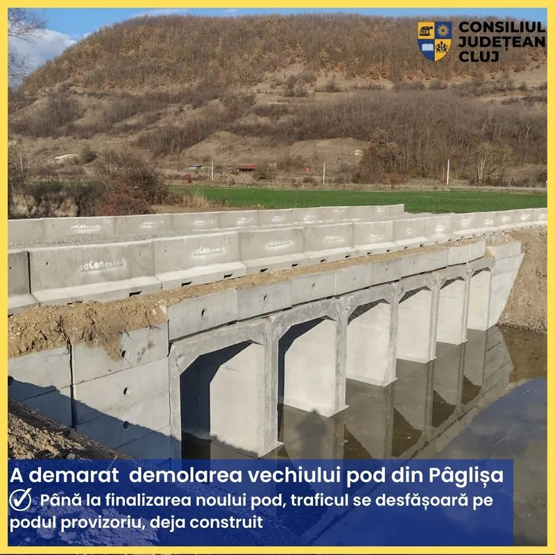 A demarat demolarea vechiului pod din localitatea Pâglișa
