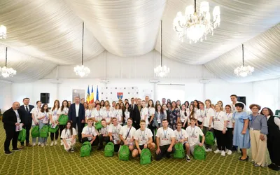 S-a deschis tabăra educațională „PUNTE” pentru 40 de elevi olimpici din  Republica Moldova și România