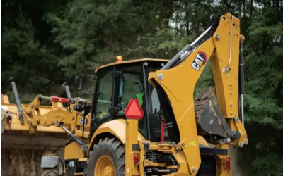 BUCURAȚI-VĂ DE CONTROL ABSOLUT ÎNTR-UN BULDOEXCAVATOR CAT®